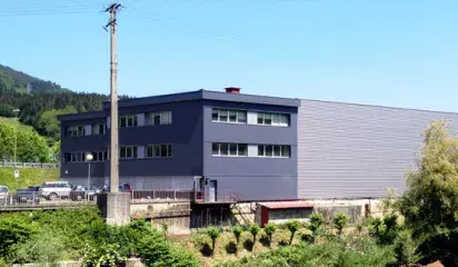 Finalizada la rehabilitación en fachada de la empresa JMª Mendiola